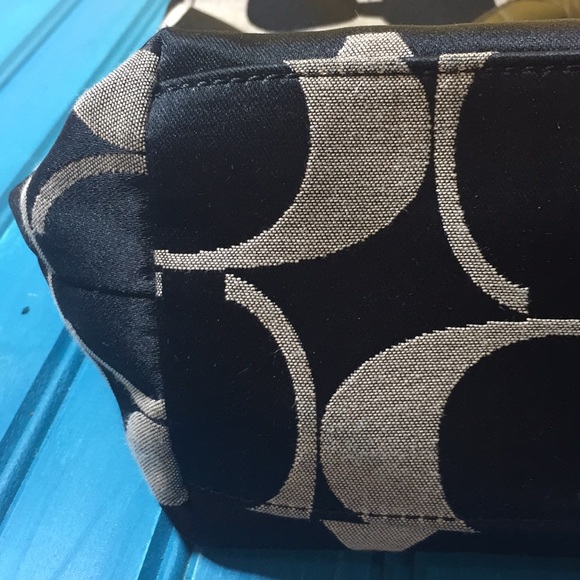 Coach Laura Signature Tote Bag - Picture 2 of 8